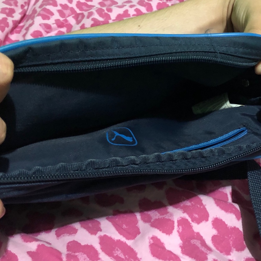 Crossbody - Picture 4 of 4